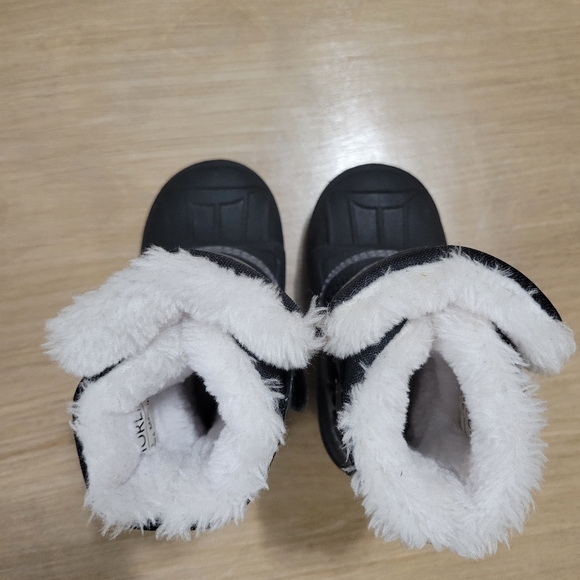 Morendl Toddler Snow Boots Size 6c Winter Boots Waterproof Outdoors Warm - Picture 8 of 11